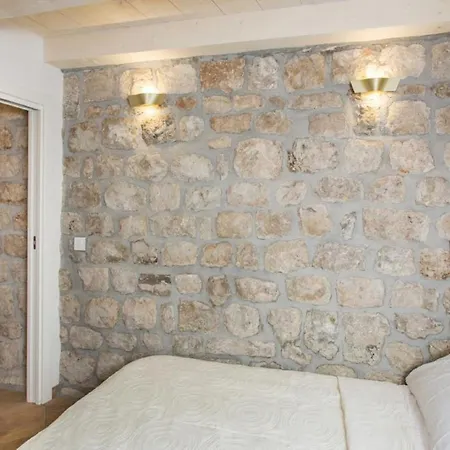 Bottega Old Town House *